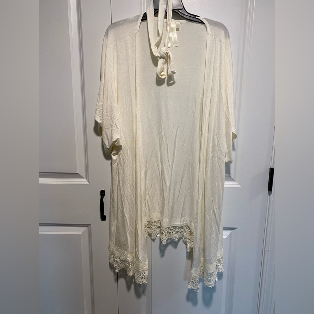 Plum Pretty Sugar Bridal Robe with tie, size S